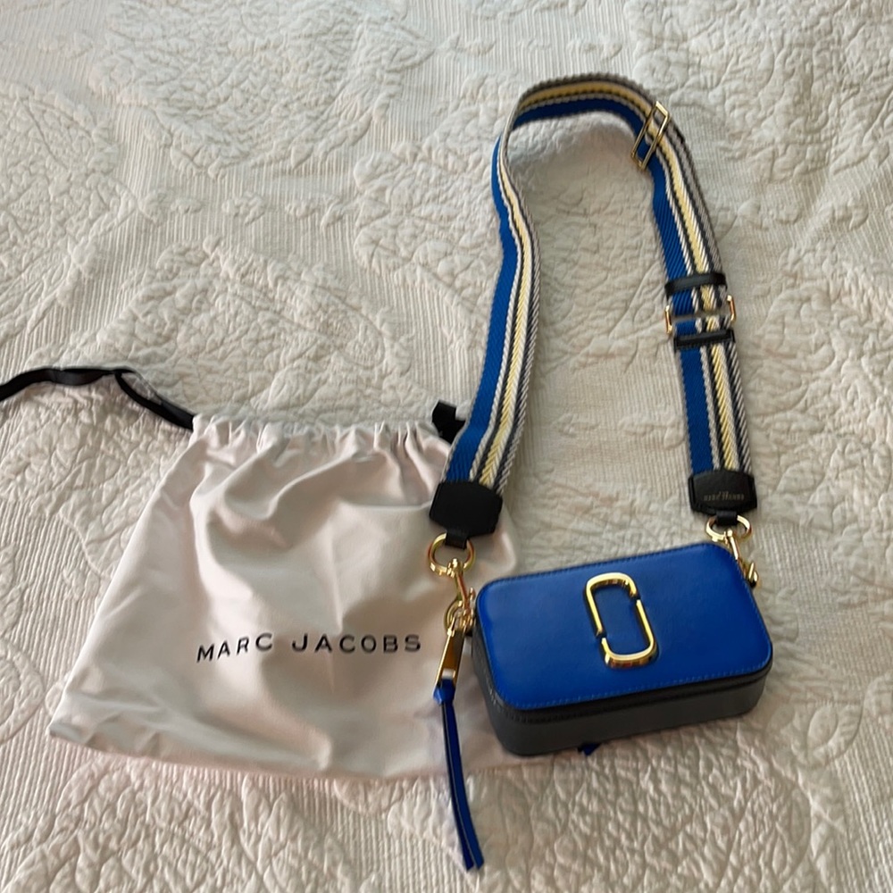 Marc Jacobs blue cross body purse